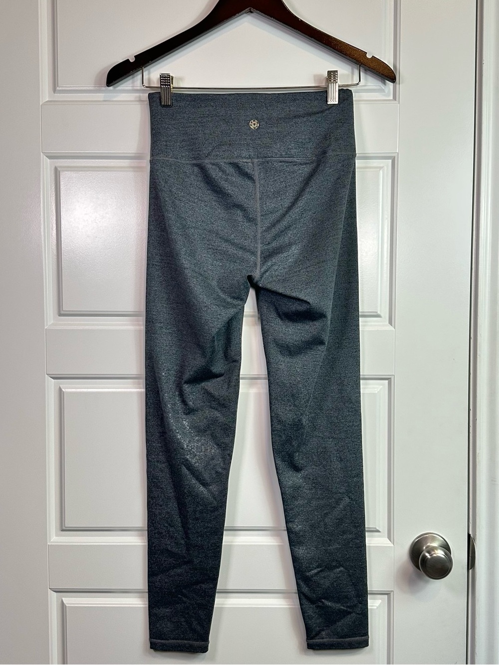 Lilly Pulitzer Luxletic Weekender High Rise Leggings Gray Metallic Print Size S - Picture 5 of 11